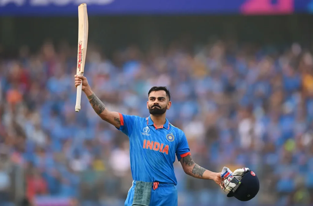 विराट कोहली ने वनडे में 14 हजार रन पूरे कर लिए हैं। वह इस मुकाम को छूने वाले सबसे तेज हैं। कोहली ने 287 वनडे पारियों में 14 हजार रन पूरे किए हैं। इस मामले में कोहली ने तेंदुलकर को पीछे छोड़ा। तेंदुलकर ने 350 पारी में यह उपलब्धि हासिल की थी। इसी के साथ कोहली और शुभमन गिल के बीच 69 से ज्यादा रन की साझेदारी